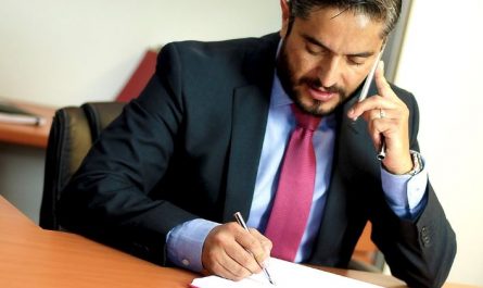 Dreaming of a Lawyer : 9 meanings and symbols