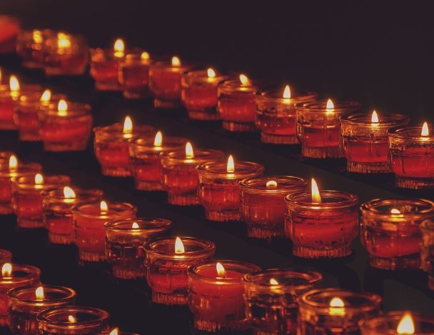 Dreaming of Praying : 10 meanings and symbols