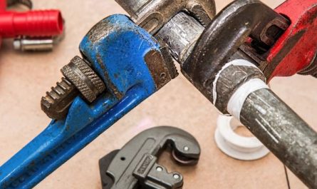 Dreaming of a Leaking Water : 14 meanings and symbols