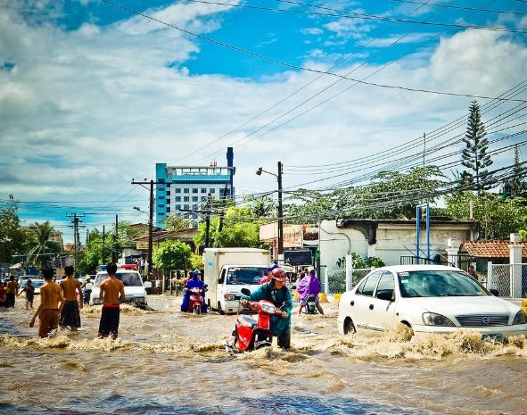 Dreaming of a Flood : 9 meanings and symbols