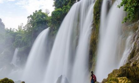 Dreaming of a Waterfall : 12 meanings and symbols