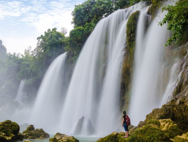 Dreaming of a Waterfall : 12 meanings and symbols