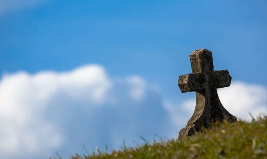 Dreaming of a Cemetery : 15 meanings and symbols