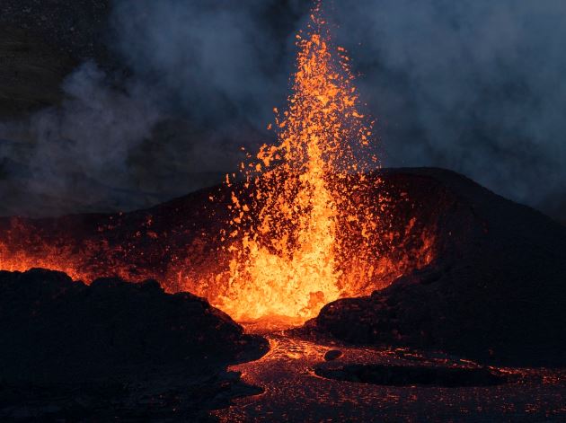 Dreaming of a Volcano : 9 meanings and symbols