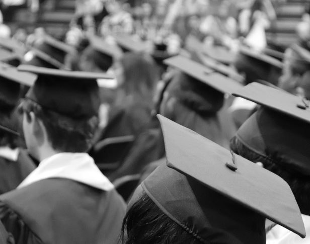 Dreaming of Graduation : 13 meanings and symbols