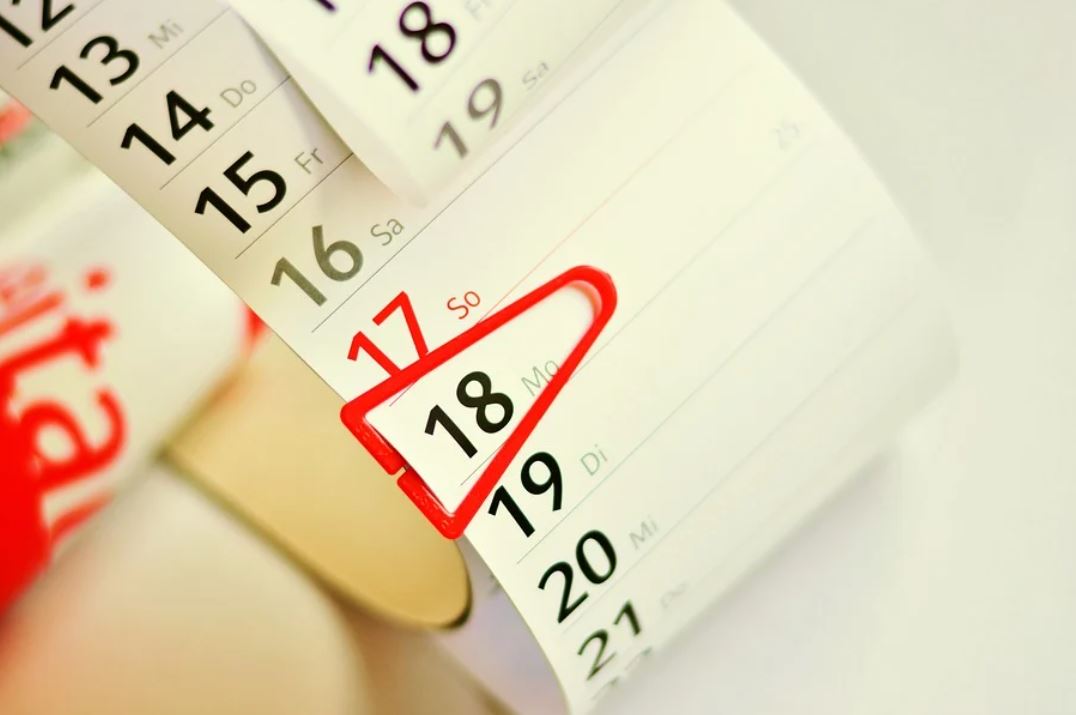 Dreaming of a Specific Date : 8 meanings and symbols