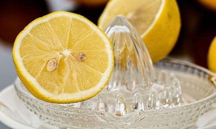 Dreaming of Lemon Juice : 14 meanings and symbols