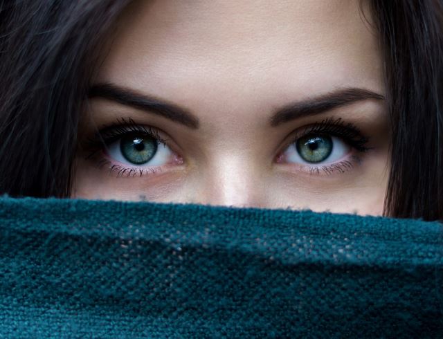 Dreaming of Double Eyelids: 8 Meanings and Symbolisms