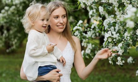 Dreaming of Giving Birth to a Daughter: 8 Meanings and Symbolisms