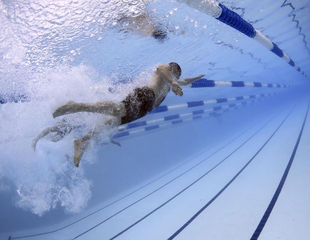 Dreaming of Swimming: 14 Meanings and Symbolisms
