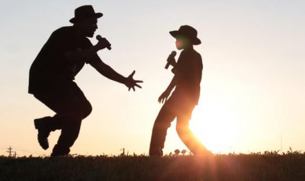 Dreaming of Singing: 13 Meanings and Symbolisms