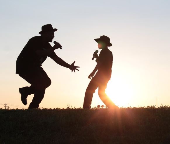 Dreaming of Singing: 13 Meanings and Symbolisms