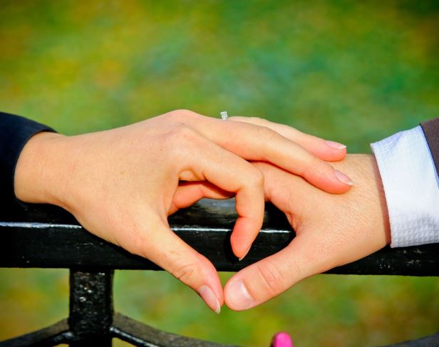 Dreaming of Confessing Your Love: 12 Meanings and Symbolisms