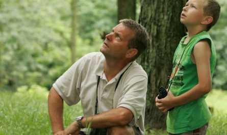 Dreaming of Deceased Parents: 16 Meanings and Symbolisms