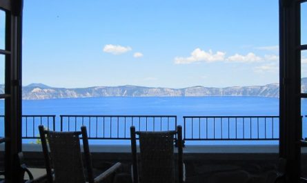 Dreaming of a Balcony: 7 Meanings and Symbolisms