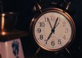 Dreaming of Being Late: 10 Meanings and Symbolisms