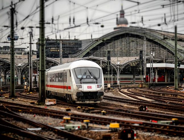 Dreaming of Train Tickets: 8 Meanings and Symbolisms