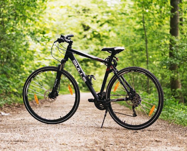 Dreaming of Wheels: 7 Meanings and Symbolisms
