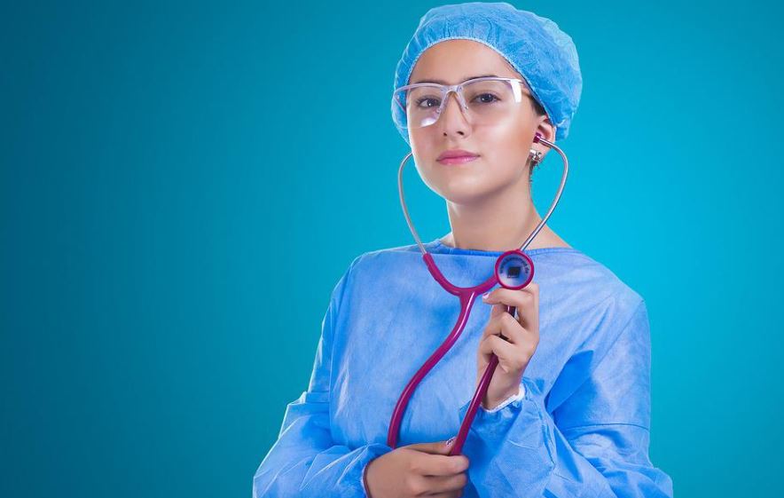 Dreaming of a Doctor: 18 Meanings and Symbolisms