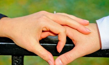 Dreaming of Being Confessed To: 9 Meanings and Symbolisms