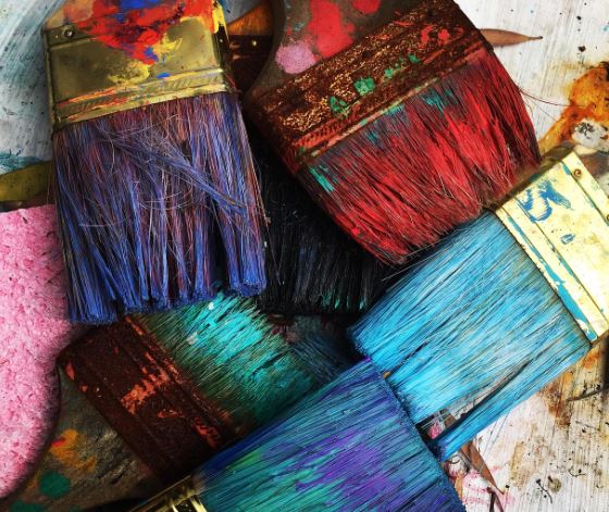 Dreaming of Painting: 8 Meanings and Symbolisms