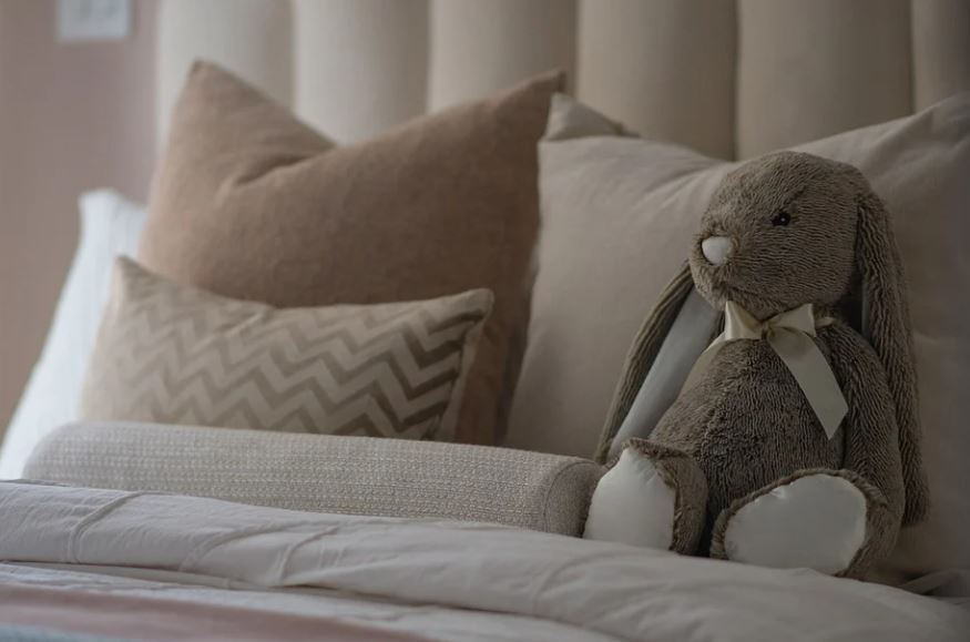 Dreaming of Pillows: 25 Meanings and Symbolisms