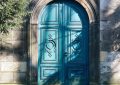 Dreaming of Locking Up: 11 Meanings and Symbolisms