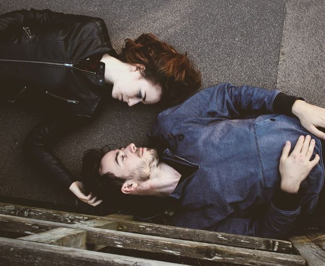 Dreaming of Cutting Ties : 8 Meanings and Symbolisms
