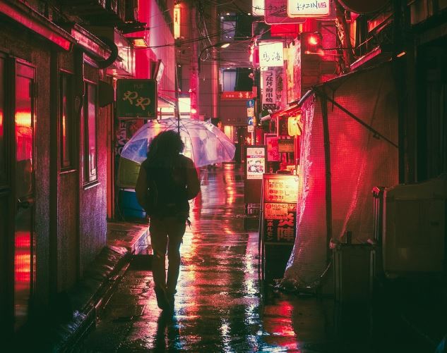 Dreaming of the Street : 8 Meanings and Symbolisms