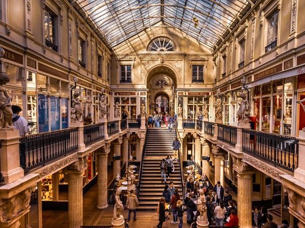 Dreaming of a Department Store : 11 Meanings and Symbolisms