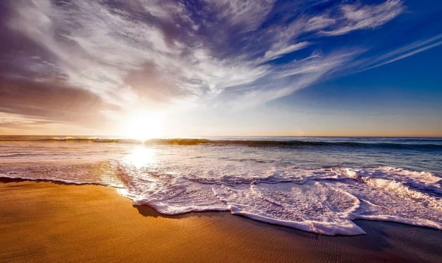 Dreaming of the sea : 26 Meanings and Symbolisms