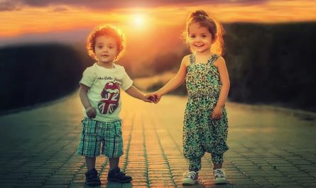 Dreaming of Holding Hands : 17 Meanings and Symbolisms