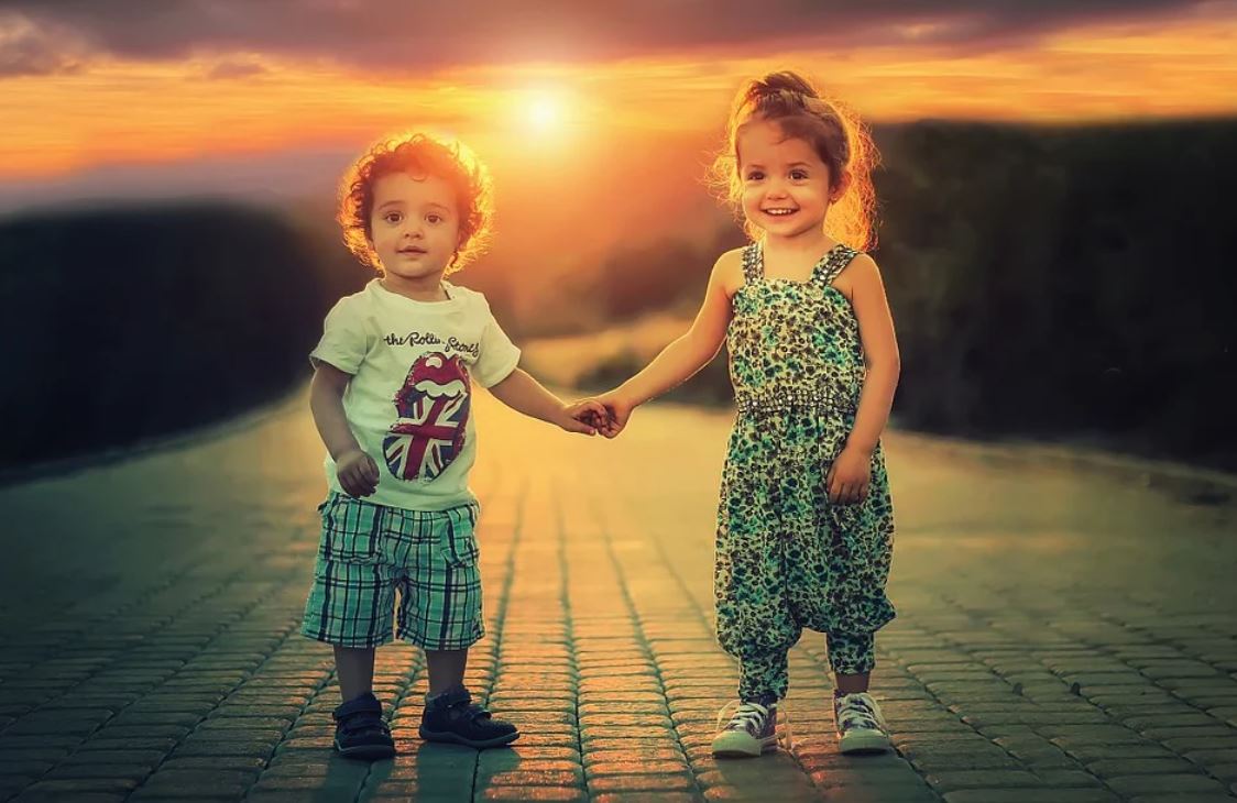 Dreaming of Holding Hands : 17 Meanings and Symbolisms