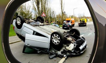 Dreaming of a Car Crash : 7 Meanings and Symbolisms